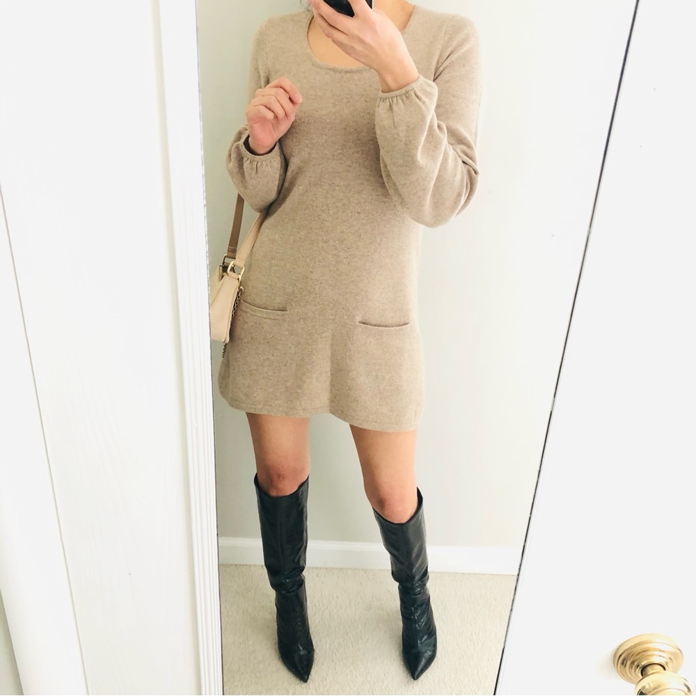 Michael Stars beige color A line 💯 cashmere long puff sleeves dress with pockets